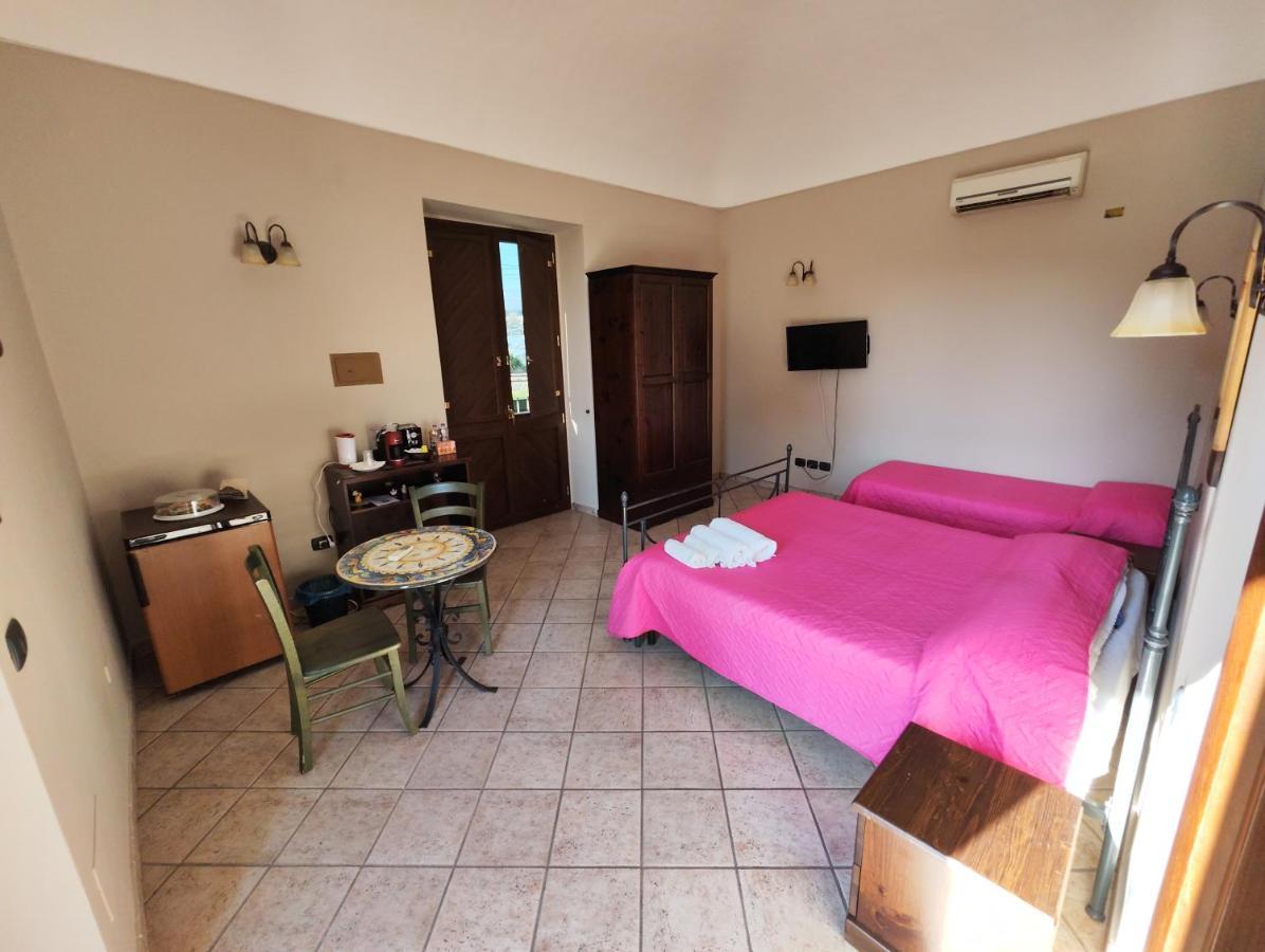 Le Grotte Bed & Breakfast Riposto Dış mekan fotoğraf